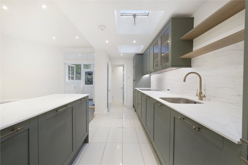 Rathcoole Avenue, London, N8