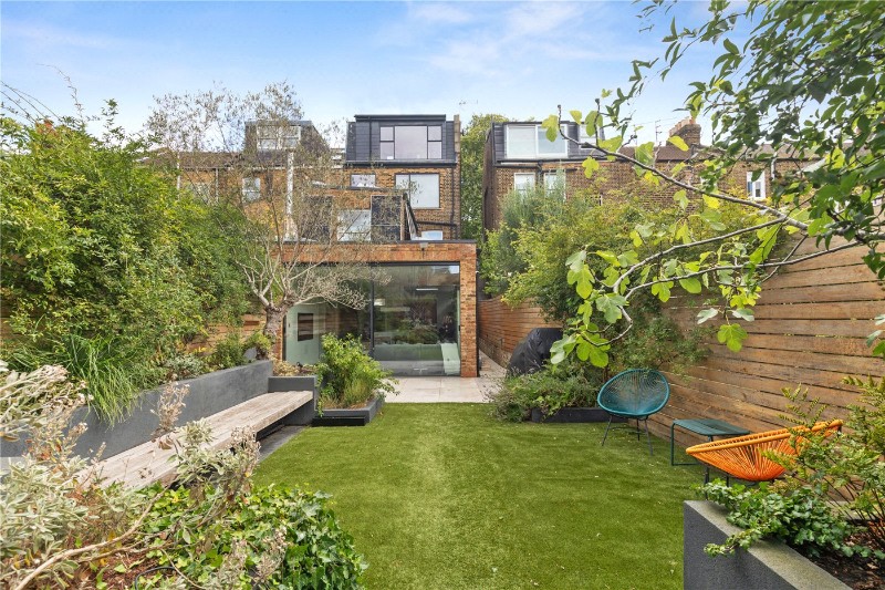 Queen Elizabeth&#39;s Walk, London, N16