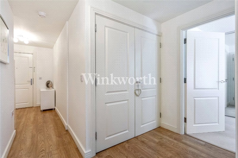 Merlin Heights, London, N17