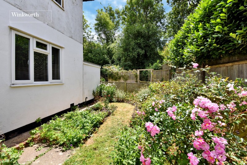The Maisonettes, Alberta Avenue, Cheam, Sutton, SM1