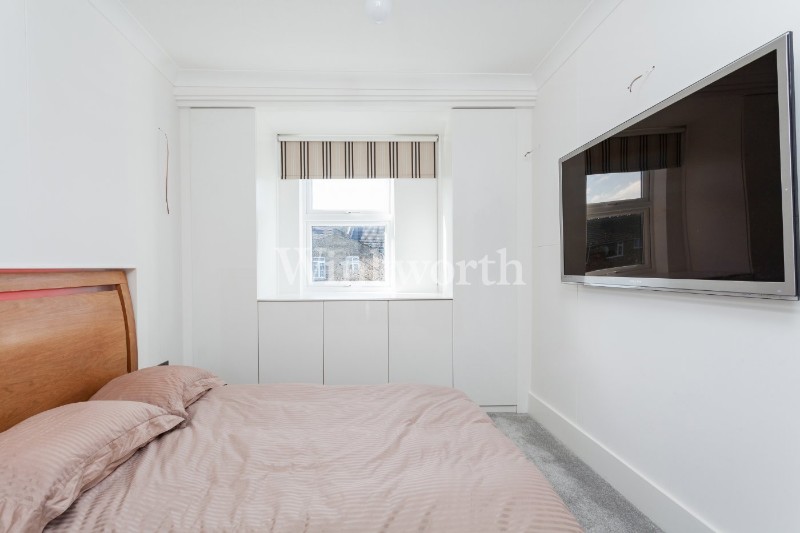 Poynter Road, Enfield, EN1