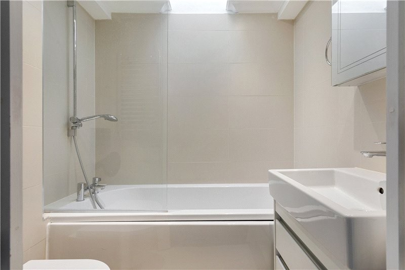 Wandsworth Road, London, SW8