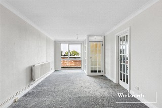 High Road, London, N20