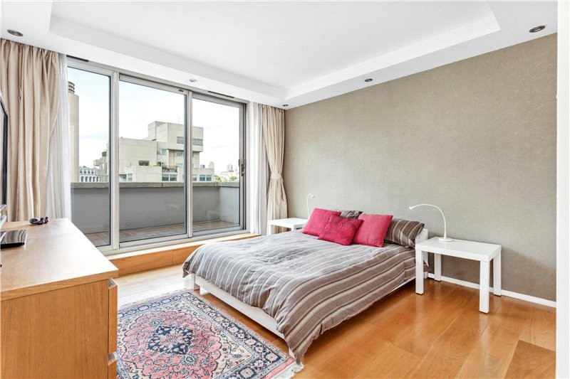 Rennie Court, 11 Upper Ground, London, SE1