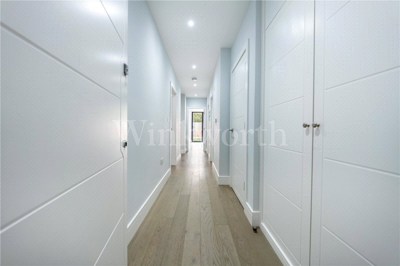The Vale, London, NW11