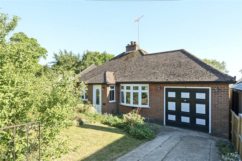 Larkfield Road, Farnham, Surrey, GU9