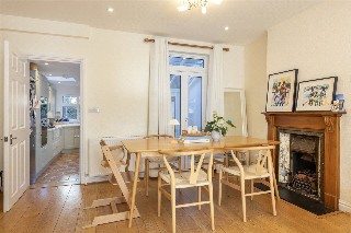 Short Road, London, W4