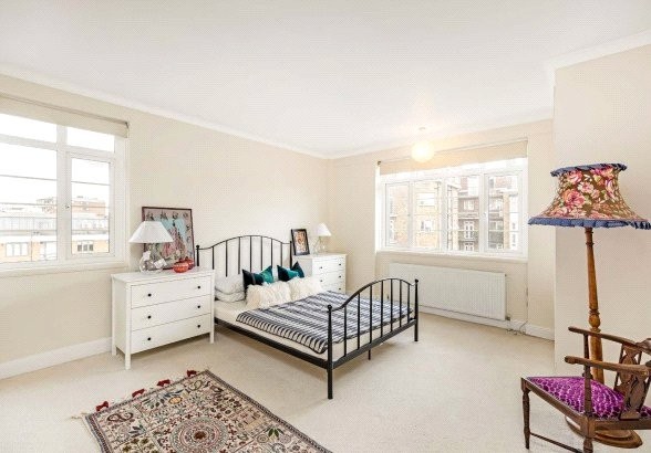 St. James Close, London, NW8