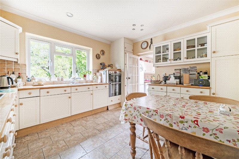 Hale House Lane, Churt, Farnham, Surrey, GU10
