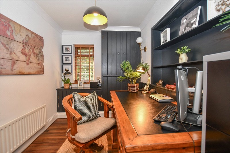 Cricket Hill, Finchampstead, Wokingham, Berkshire, RG40