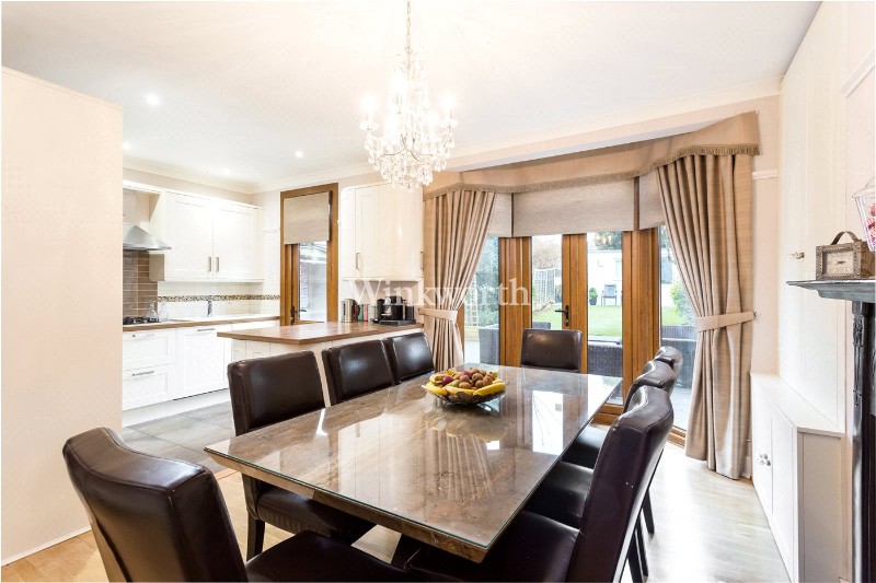 River Avenue, London, N13