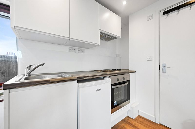 Bloemfontein Avenue, London, W12