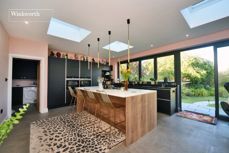 Kingsmead Avenue, Worcester Park, KT4
