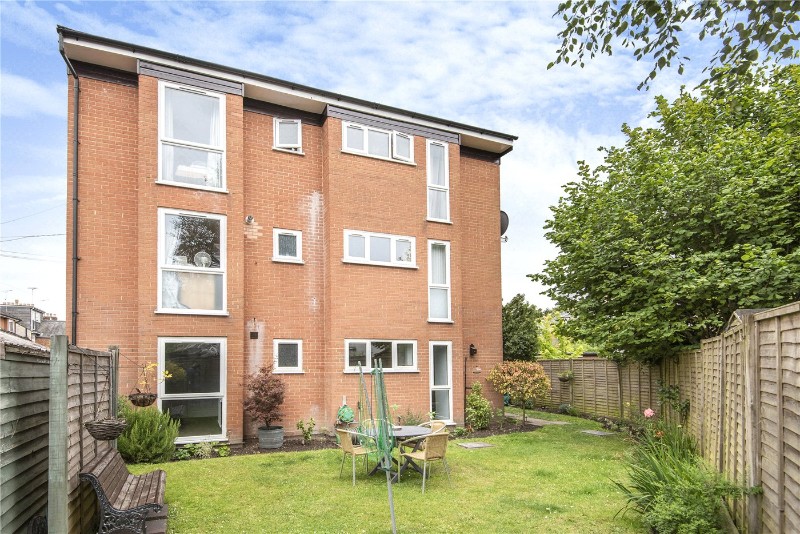 Conifer Close, Winchester, SO22