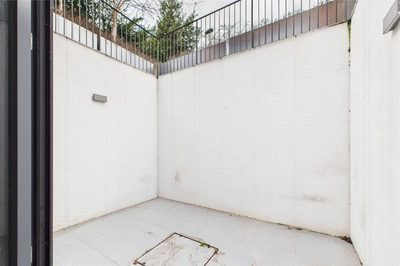 Kings Avenue, London, SW4