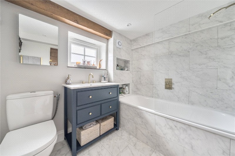 Bealeswood Lane, Dockenfield, Farnham, Surrey, GU10