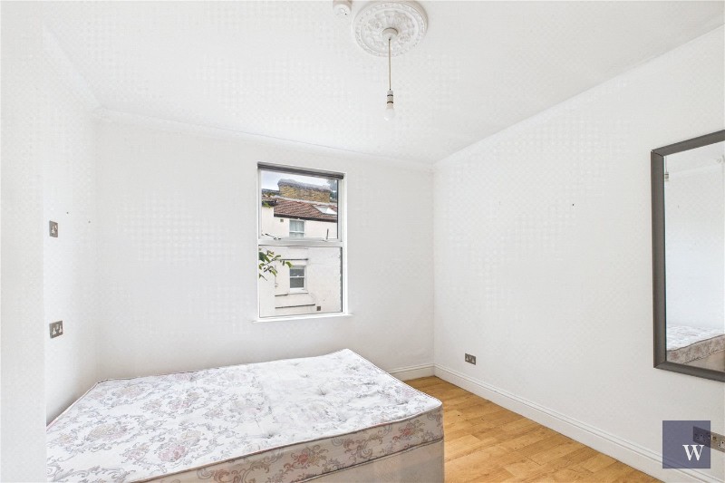 Estreham Road, London, SW16