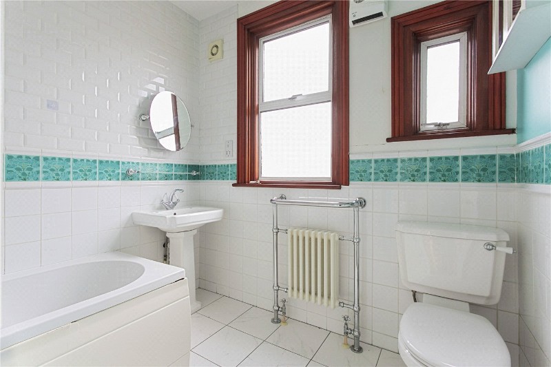 Riverway, London, N13