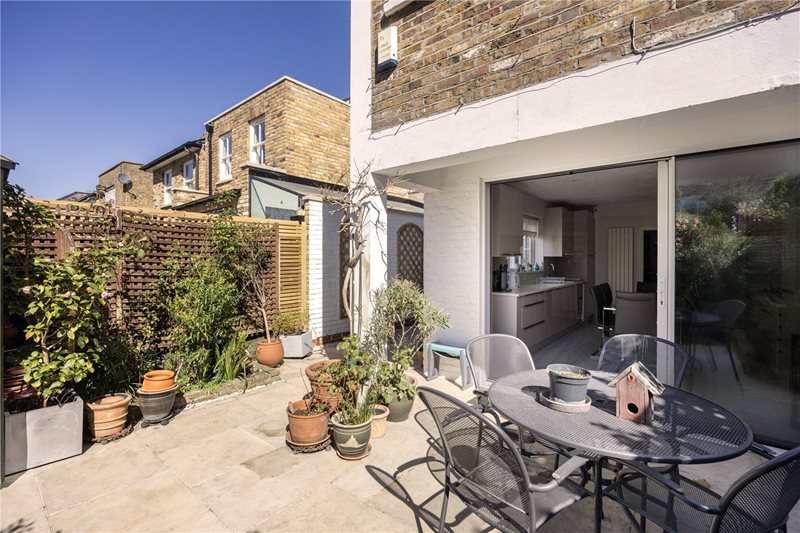Coalecroft Road, London, SW15