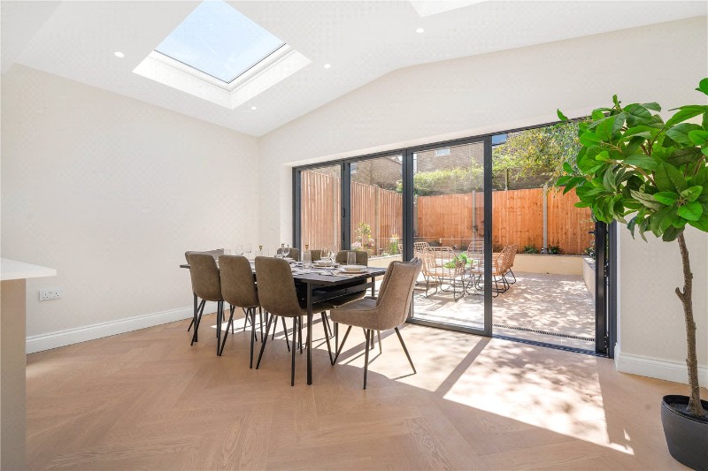 East Dulwich Grove, London, SE22
