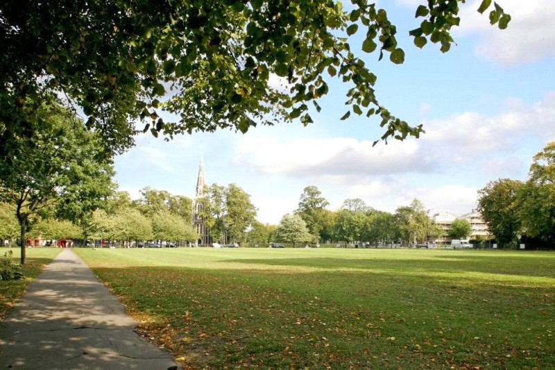 Sutton Lane North, London, W4