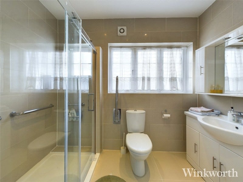 Tring Avenue, London, W5