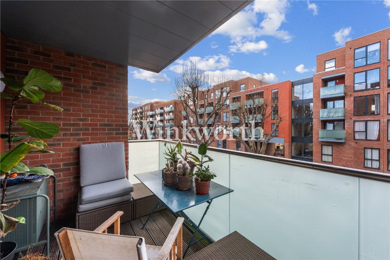 Bathurst Square, London, N15