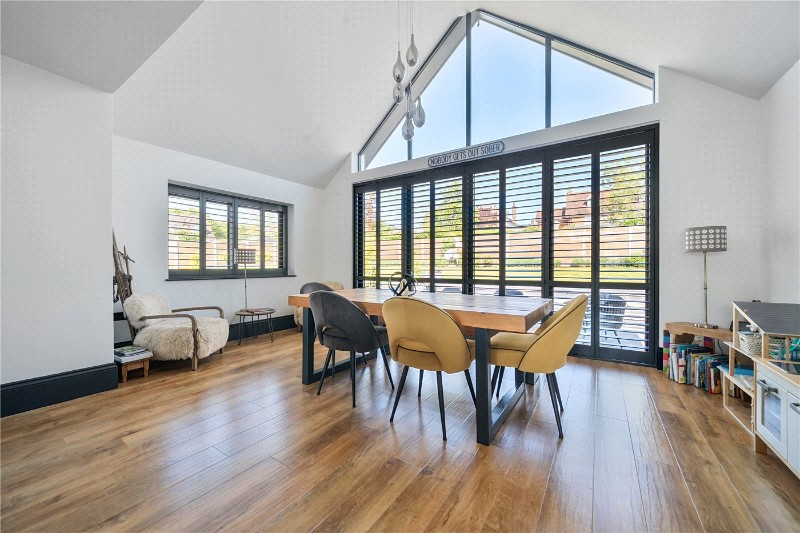 Echo Barn Lane, Wrecclesham, Farnham, Surrey, GU10