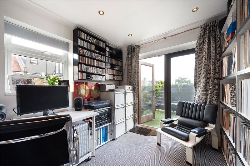 Purves Road, London, NW10