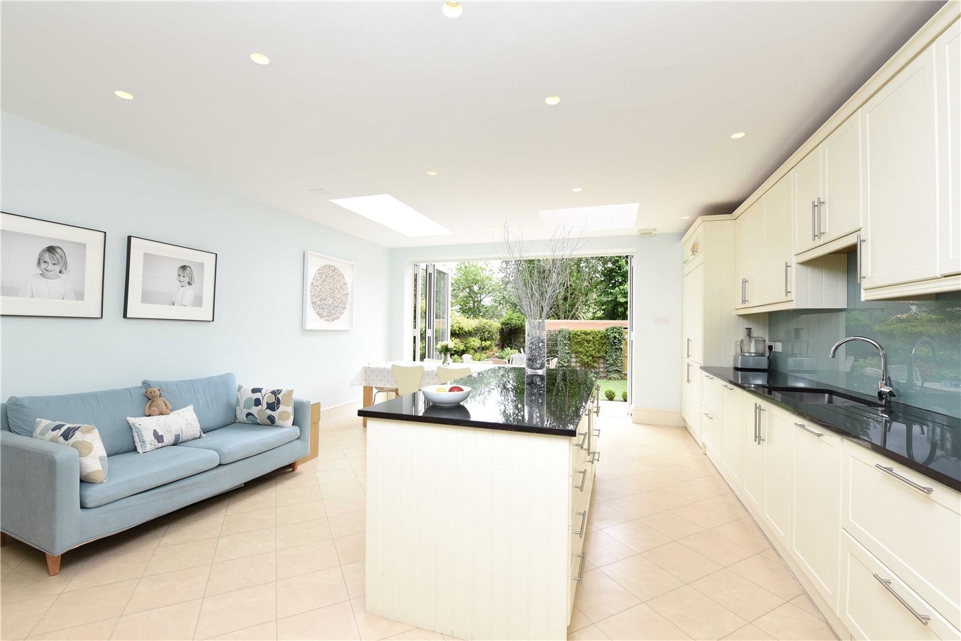 4 bedroom property for sale in Revelstoke Road, Southfields, London