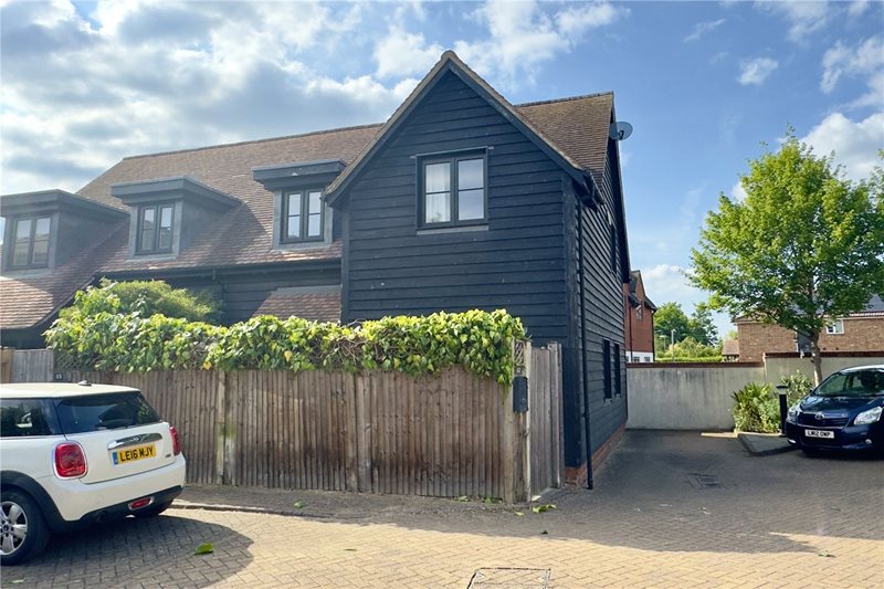 Blue Dragon Yard, Beaconsfield, Buckinghamshire, HP9