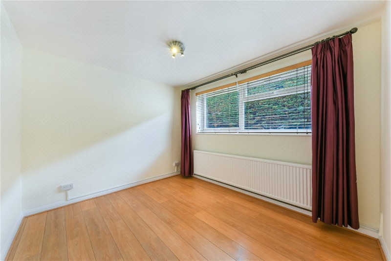 Oxbridge Court, Oxford Road North, Chiswick, W4