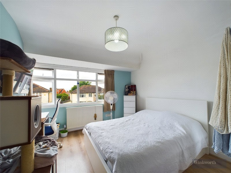 Parbury Rise, Chessington, KT9