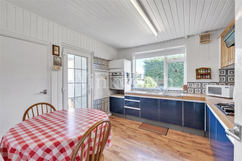 Sanderstead Avenue, London, NW2