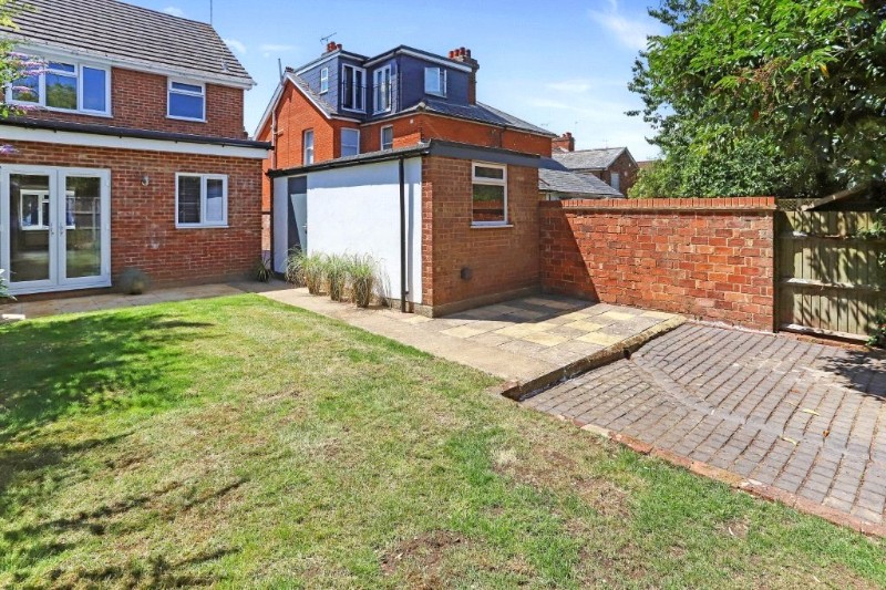 St. Georges Road, Farnham, Surrey, GU9