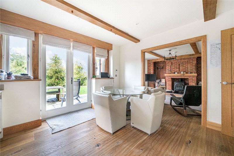 East Bridge Close, Tilford, Farnham, Surrey, GU10