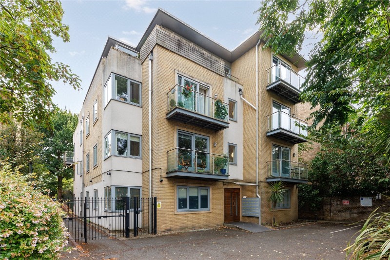 Upper Richmond Road, London, SW15