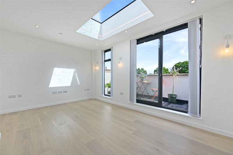 Ellerslie Road, London, W12