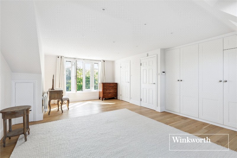 Etchingham Park Road, Finchley, London, N3