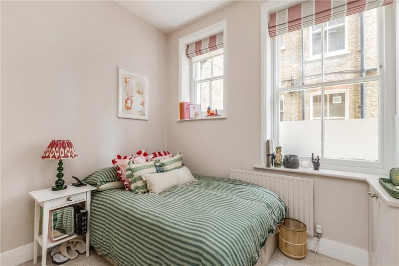 Sisters Avenue, London, SW11