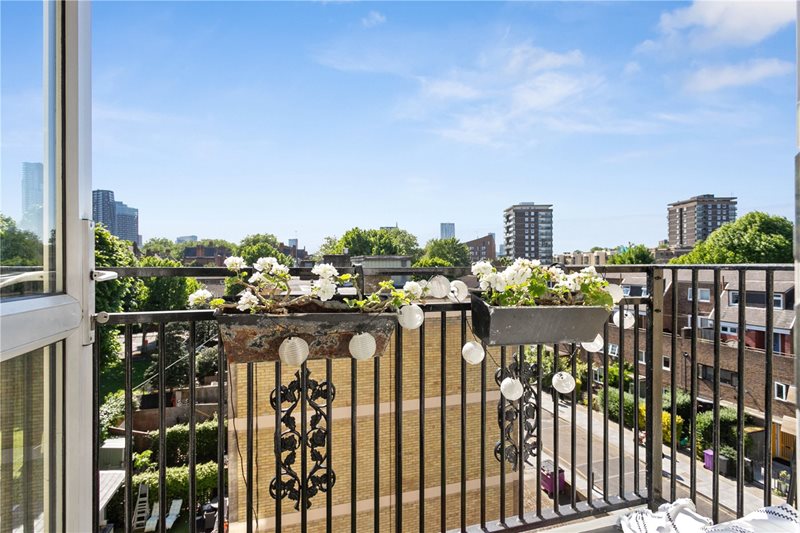 Chambord Street, London, E2