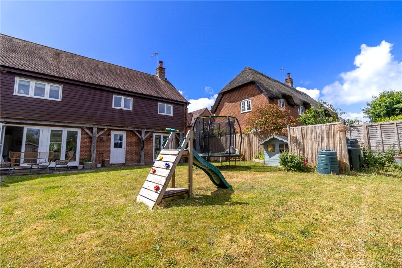 8 The Old Barnyard, Pewsey Road, Rushall, Wiltshire, SN9