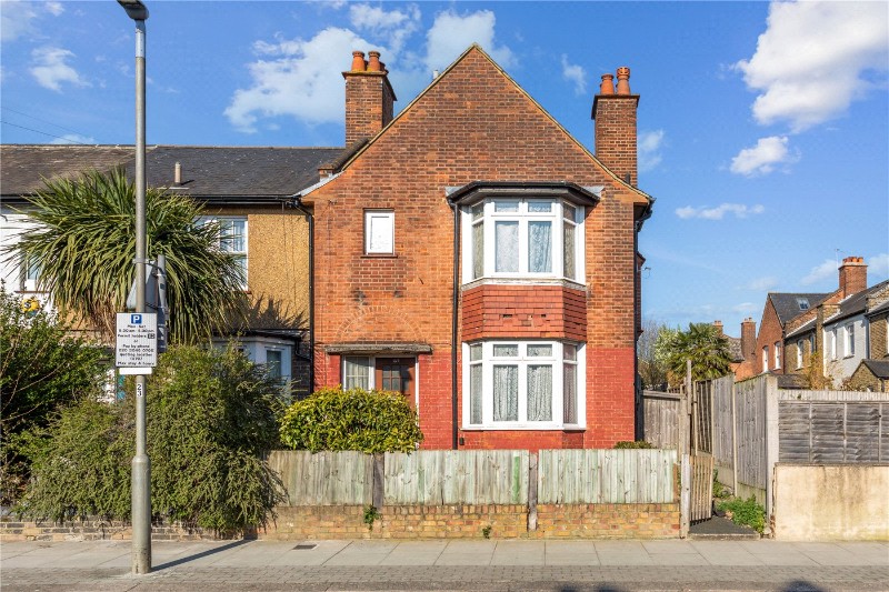 Lessingham Avenue, London, SW17