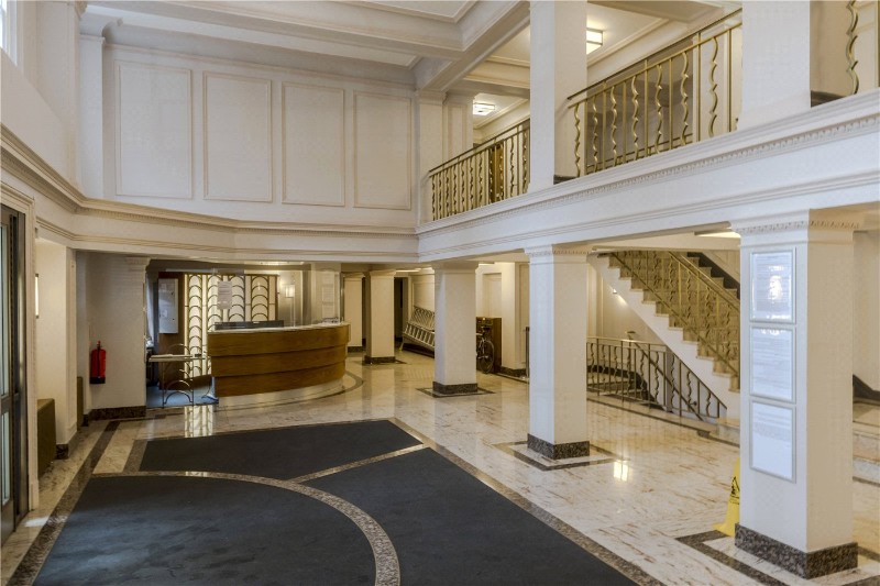 Edgware Road, Nr. Marble Arch, W2