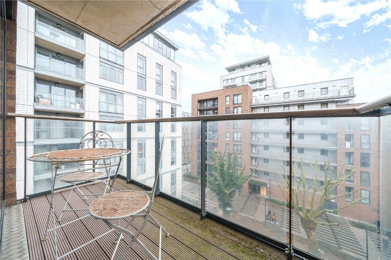 Jonzen Walk, London, E14