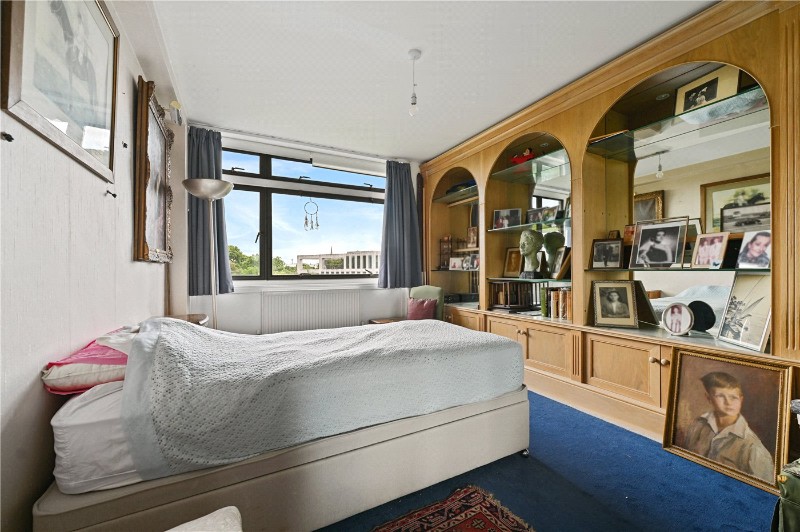 Park Close, Ilchester Place, London, W14