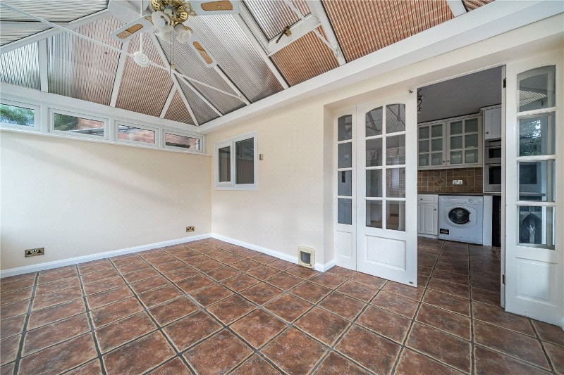 Glorney Mead, Farnham, Surrey, GU9