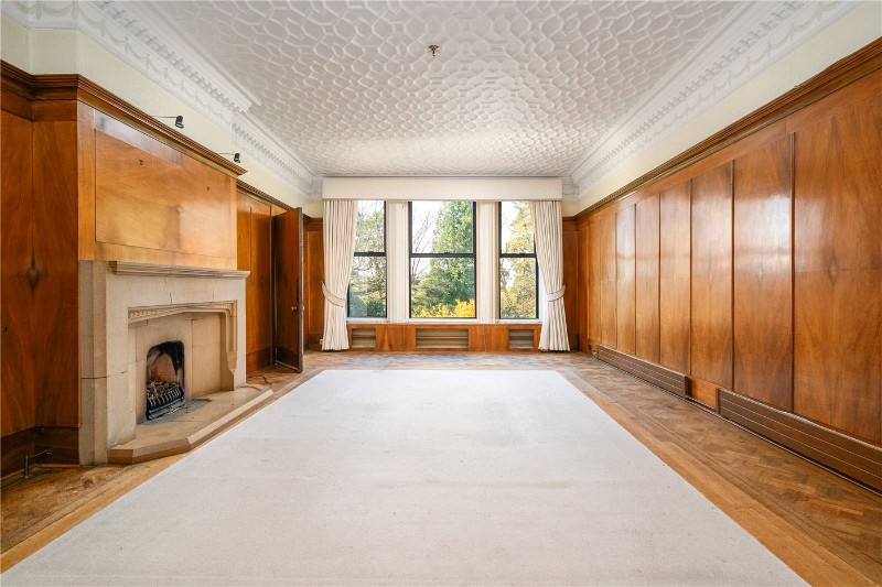 Cobbetts Hill, Weybridge, Surrey, KT13