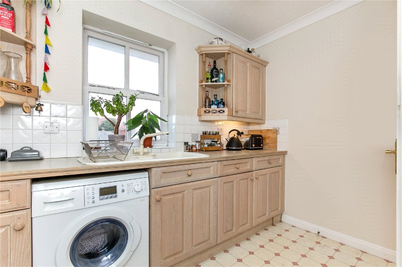 Alfred Close, London, W4