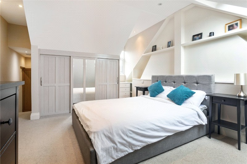 Kingscourt Road, London, SW16